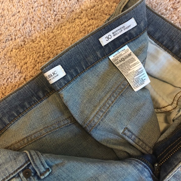banana republic roll up denim shorts - Picture 3 of 3